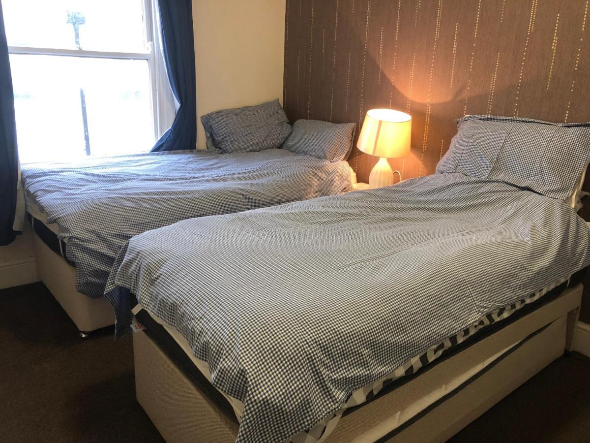 Comfortable Home Away From Home, Town Centre, Free Parking,Multiple Rooms Cheltenham Exterior photo
