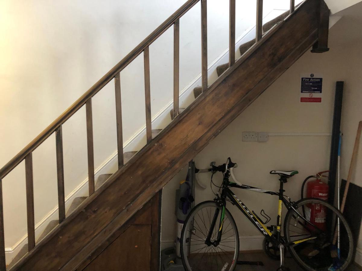 Comfortable Home Away From Home, Town Centre, Free Parking,Multiple Rooms Cheltenham Exterior photo