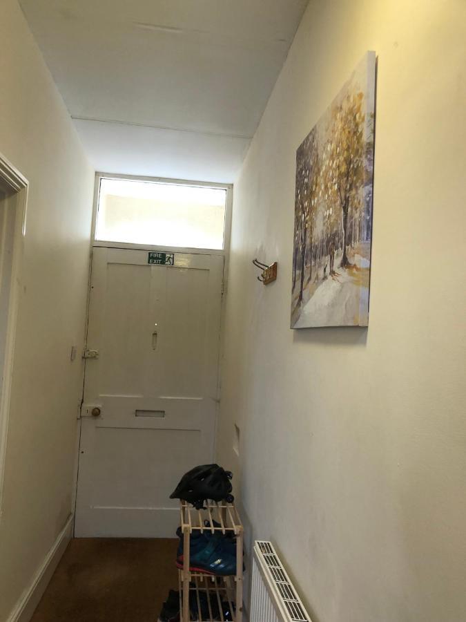 Comfortable Home, Town Centre, Free Parking,Multiple Rooms Cheltenham Exterior photo