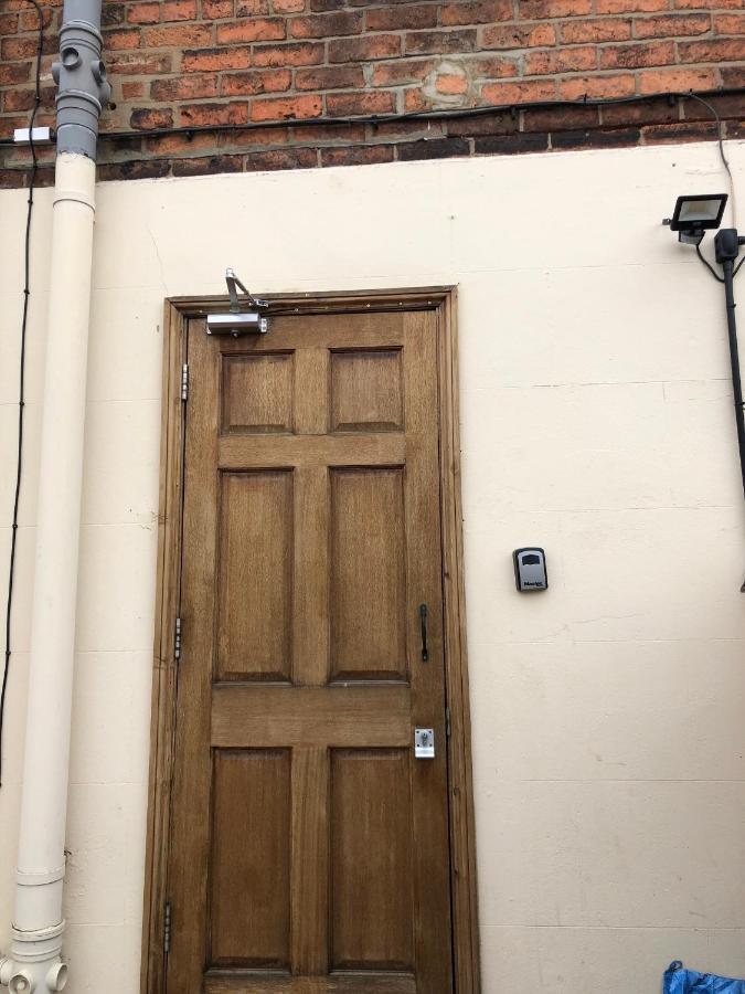 Comfortable Home Away From Home, Town Centre, Free Parking,Multiple Rooms Cheltenham Exterior photo