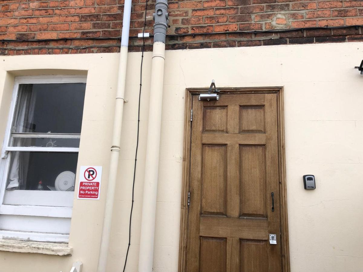 Comfortable Home Away From Home, Town Centre, Free Parking,Multiple Rooms Cheltenham Exterior photo