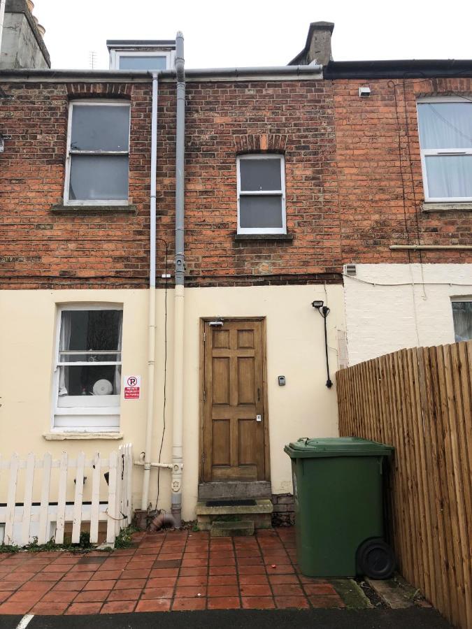 Comfortable Home Away From Home, Town Centre, Free Parking,Multiple Rooms Cheltenham Exterior photo