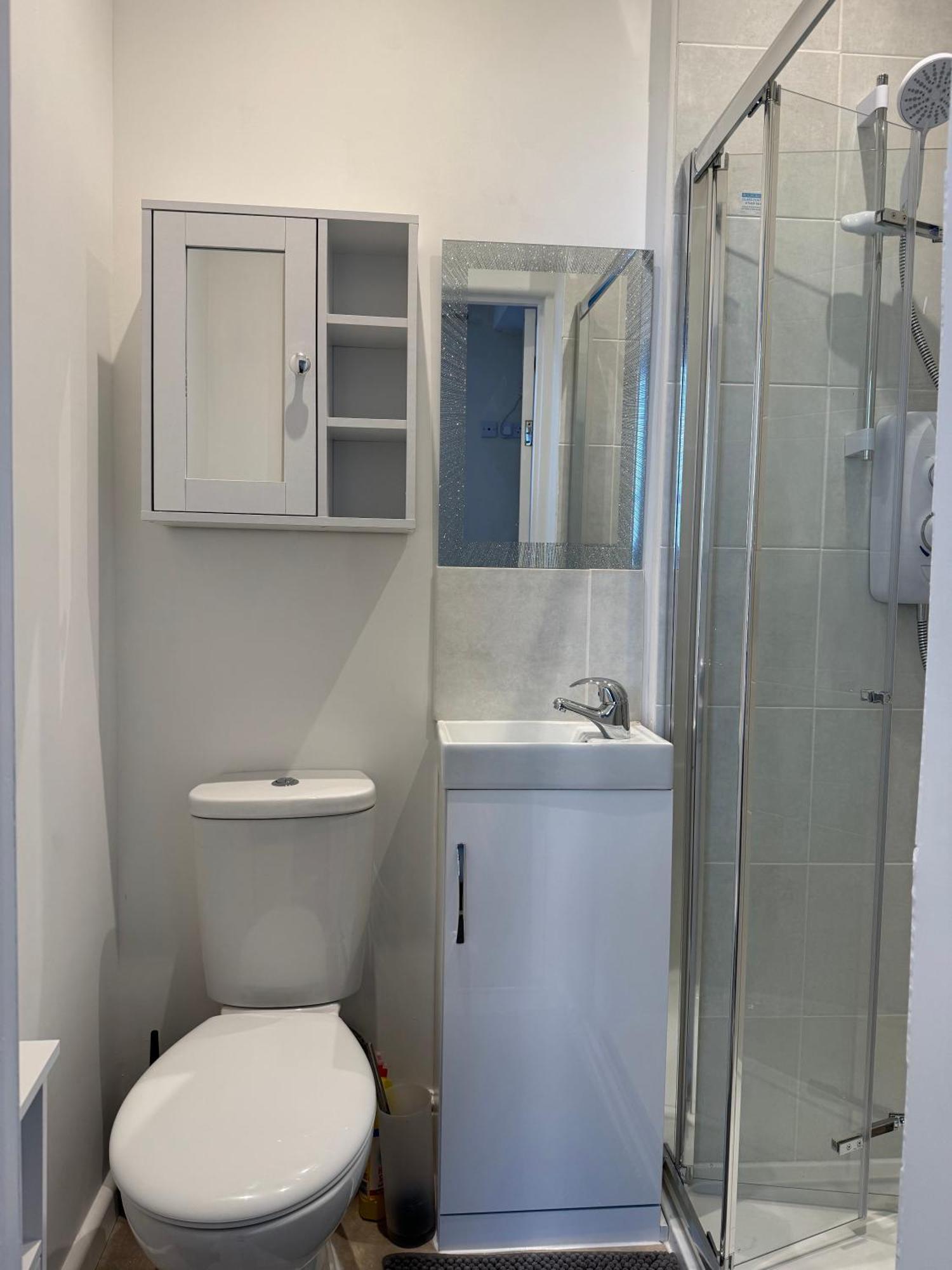 Comfortable Home Away From Home, Town Centre, Free Parking,Multiple Rooms Cheltenham Exterior photo