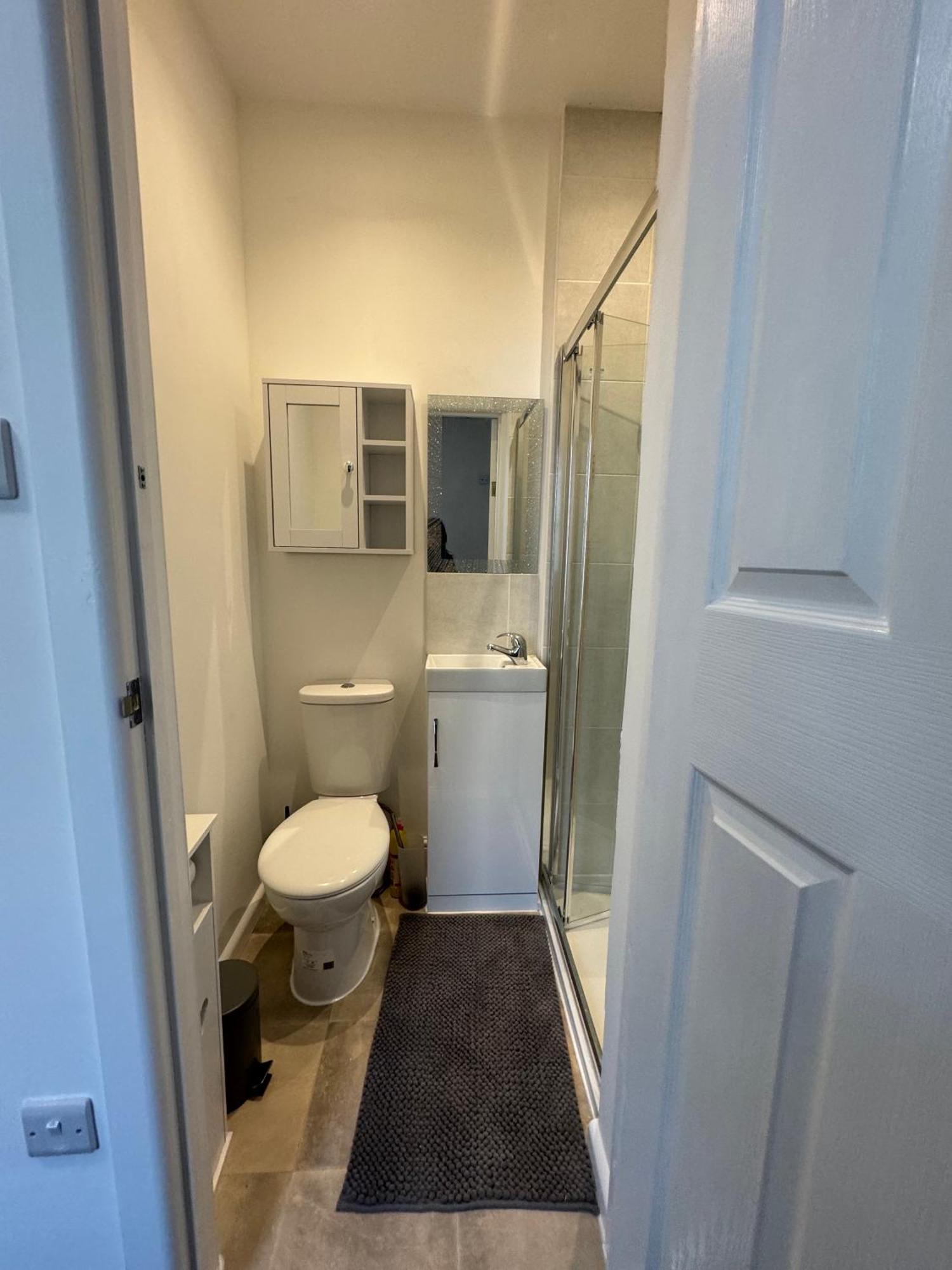 Comfortable Home Away From Home, Town Centre, Free Parking,Multiple Rooms Cheltenham Exterior photo